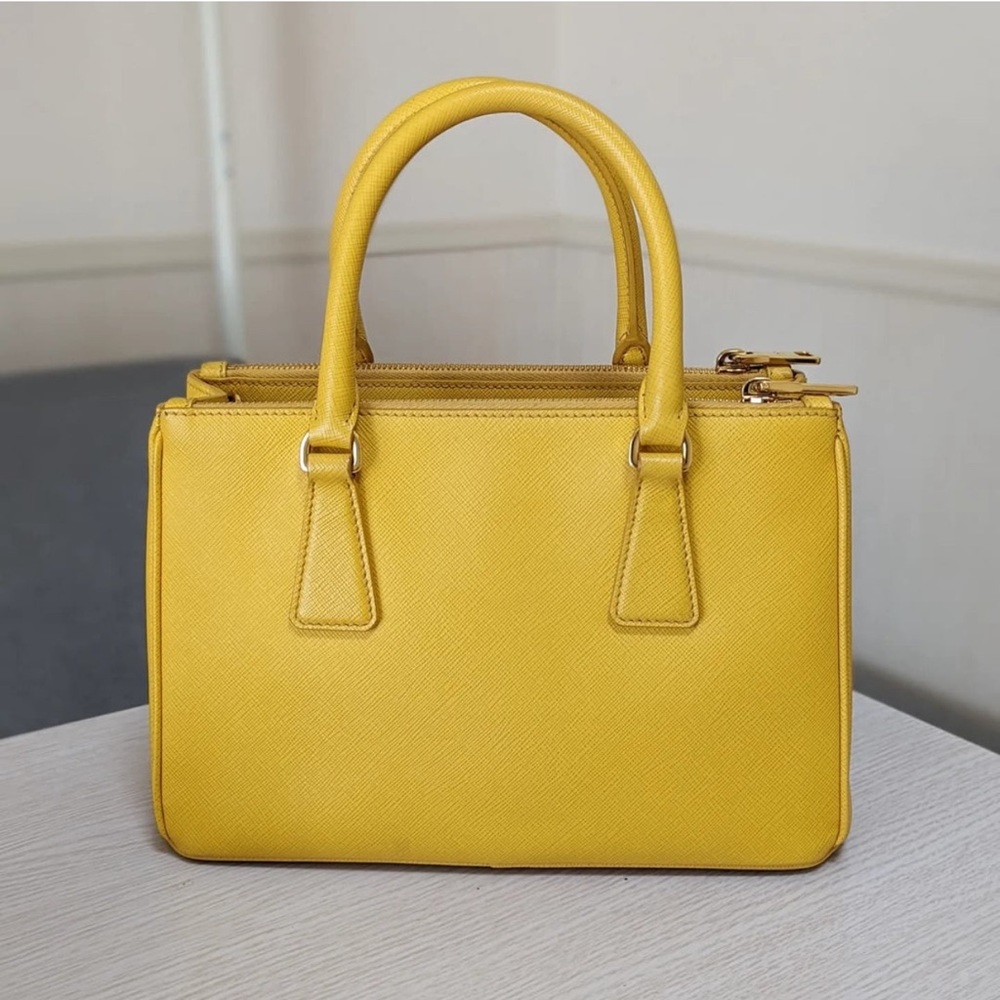 Prada Galleria Saffiano leather small-bag in Yellow - Picture 5 of 16